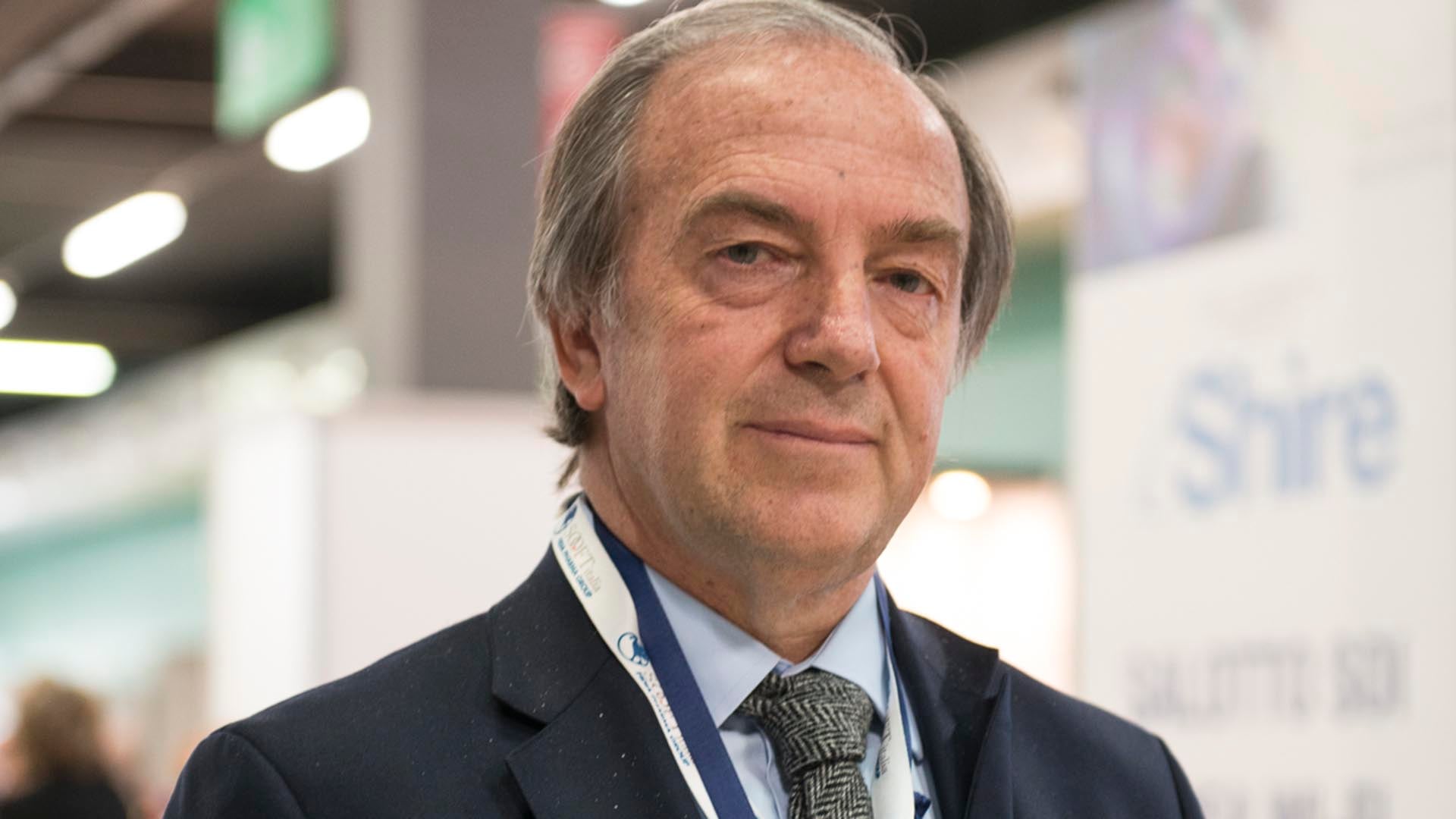 El Dr. Roberto Zaldivar ha sido reconocido en varias ocasiones dentro de los 100 oftalmólogos más influyentes a escala global, consolidando el prestigio académico y científico de la institución argentina en el ámbito internacional