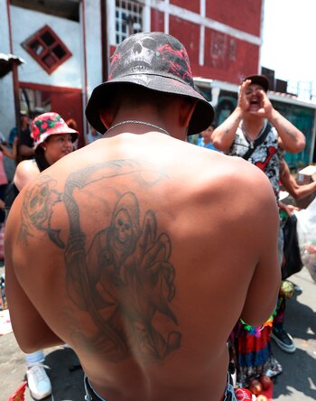 Cientos de seguidores de la