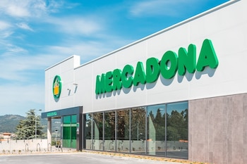 Fachada de un supermercado de Mercadona en Portugal (Mercadona)