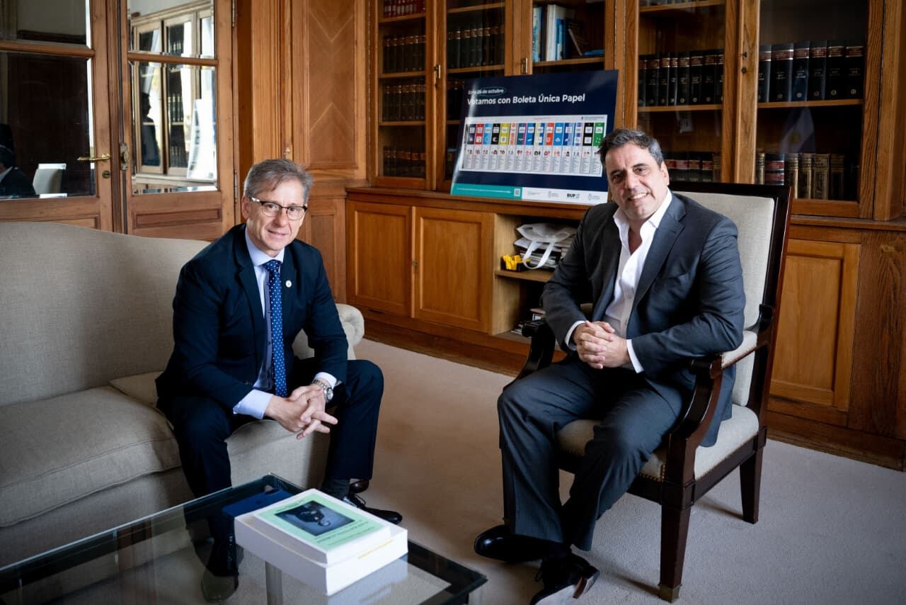 El ministro del Interior, Lisandro Catalán, se reunió con el senador Eduardo Vischi para fortalecer el diálogo federal entre Nación y Corrientes. (X)