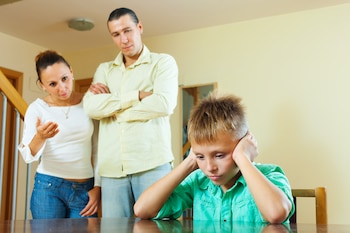 Tener padres estrictos puede hacerte controlador