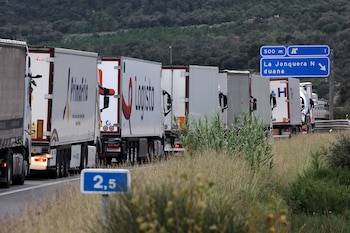 Camiones en el paso de