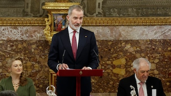 Felipe VI reclama contención en