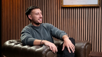 Martín Salwe dice que "El Hotel de los Famosos" afectó su imagen pública y que la propuesta de "Sex", la obra de José María Muscari, funcionó como un salvavidas en ese momento (Foto: Adrián Escandar)