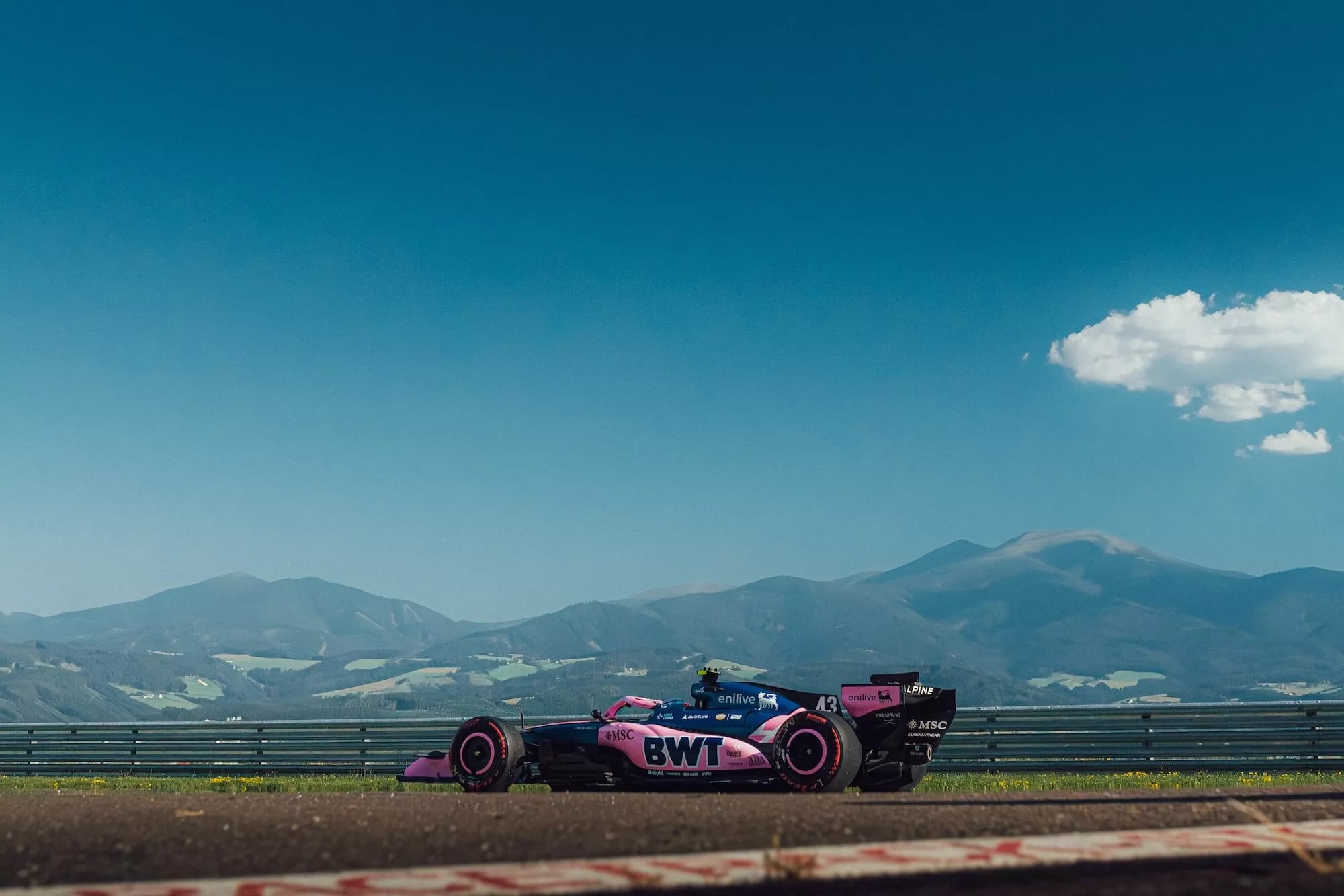 Franco Colapinto y una postal de Austria (@AlpineF1Team)