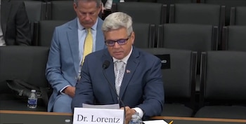 Los perfiles de Have My Baby in Miami afirmaban haber participado en el nacimiento de 2.000 bebés y difundían los servicios de Wladimir Lorentz en español y portugués (Captura de video)