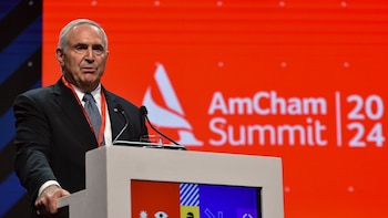 Marc Stanley
(Adrián Escandar)