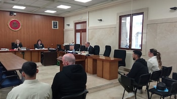 Cuatro condenados por extorsionar 2.000