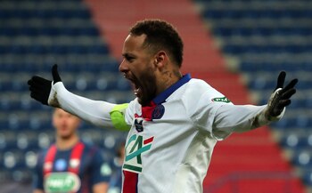 Neymar publicó una foto de un tatuaje suyo con una frase motivadora antes de enfrentar al Bayern Múnich (Foto: EFE)