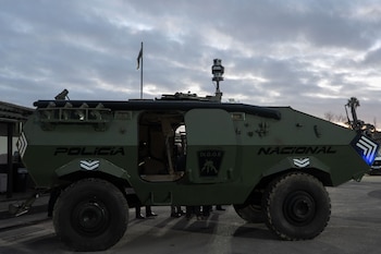 Cóndor, un vehículo militar utilizado para el patrullaje policial en Montevideo (Presidencia)