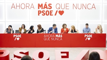 El PSOE sigue respaldando a Zapatero después de su declaración y rechaza "juicios paralelos" y "condenas anticipadas"
