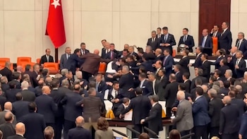 Escándalo en el Parlamento turco: