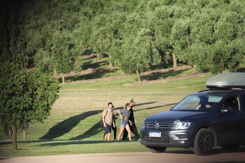 Parte de la troupe retirándose