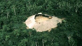 Schusswaffen gegen Pfeil und Bogen