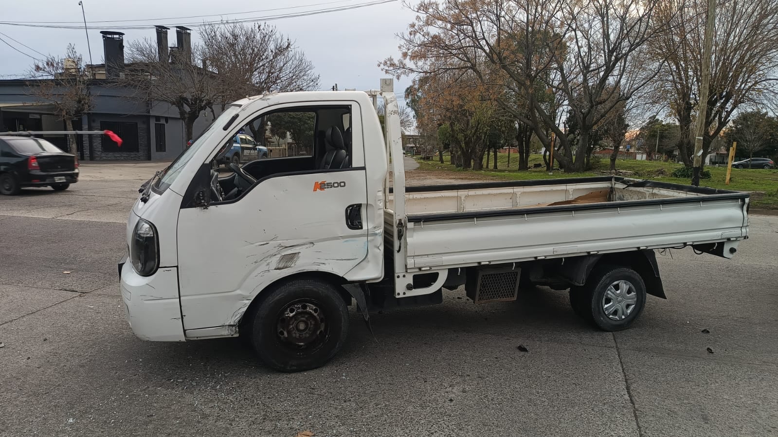 El conductor de la camioneta, identificado como L.G.A., quedó imputado por lesiones culposas mientras se investigan las causas de la colisión en La Plata
