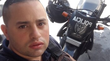 Un policía fue baleado en