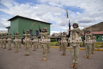 Los nuevos fusiles entregados ensamblados