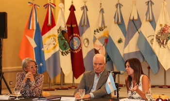 Gabriela Real, la ministra Sandra Pettovello y el jefe de Gabinete de Capital Humano, Juan Bautista Ordoñez