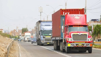 Paro indefinido de transporte desde el 2 de junio: gremios exigen al Ejecutivo decretos de urgencia por el alza de combustibles