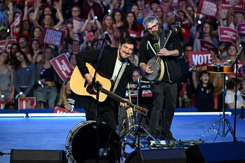 Mumford and Sons durante la