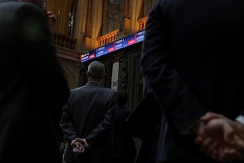 FOTO DE ARCHIVO: Paneles electrónicos