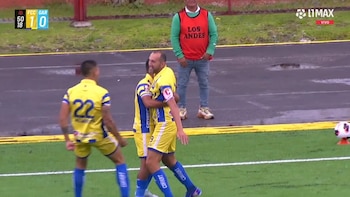 Golazo de Hernán Barcos tras