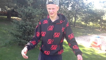 La propuesta de una canción trilingüe reavivó el interés por “Kygo Jo”, el tema juvenil del delantero escandinavo. (Captura de pantalla)