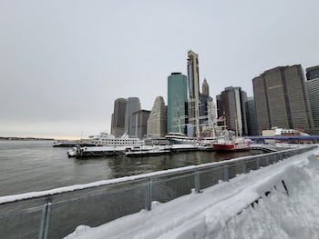 La torre 1 Seaport permanece