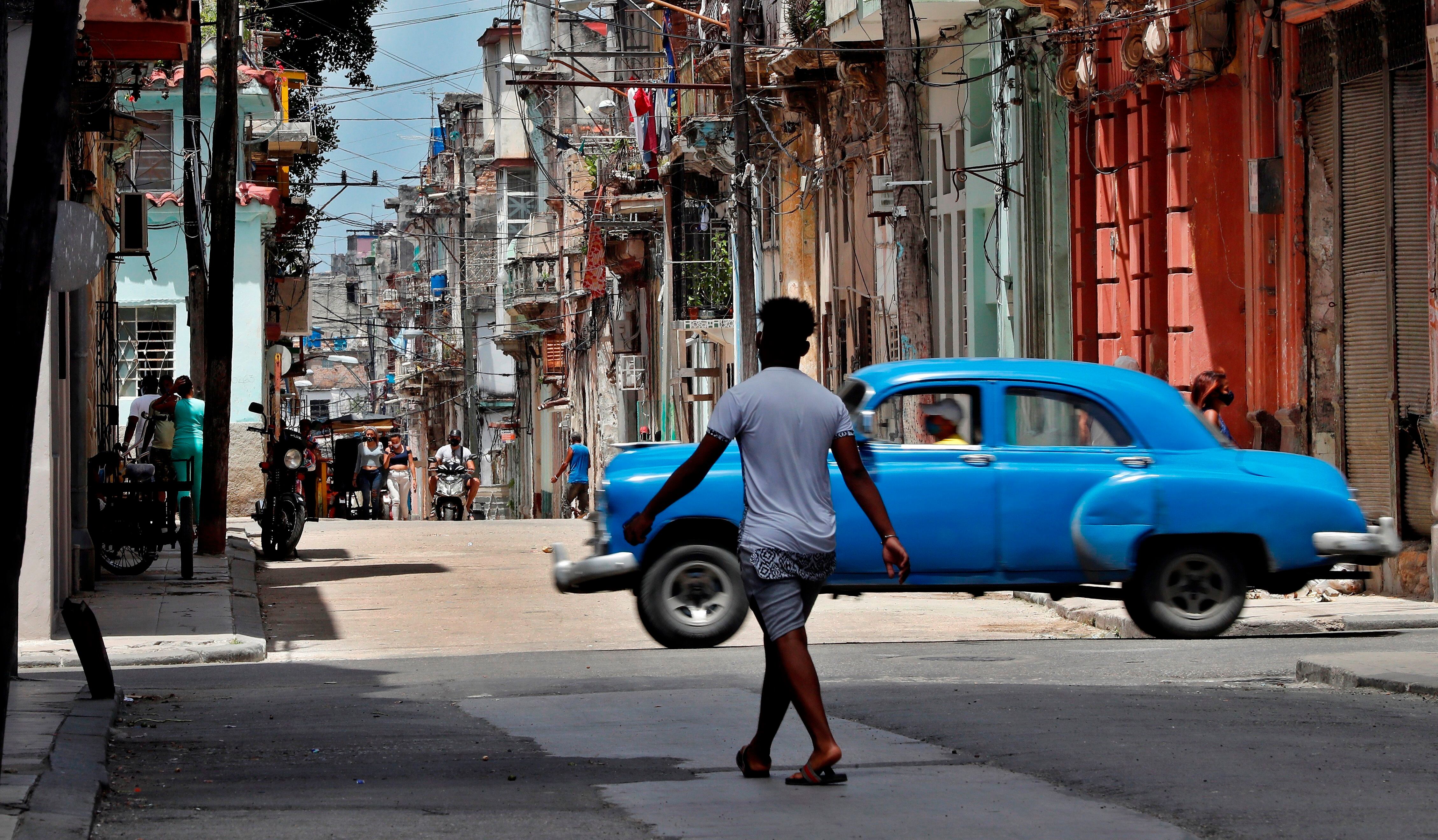 Vista general de una tradicional calle en La Habana (EFE/Ernesto Mastrascusa/Archivo)
