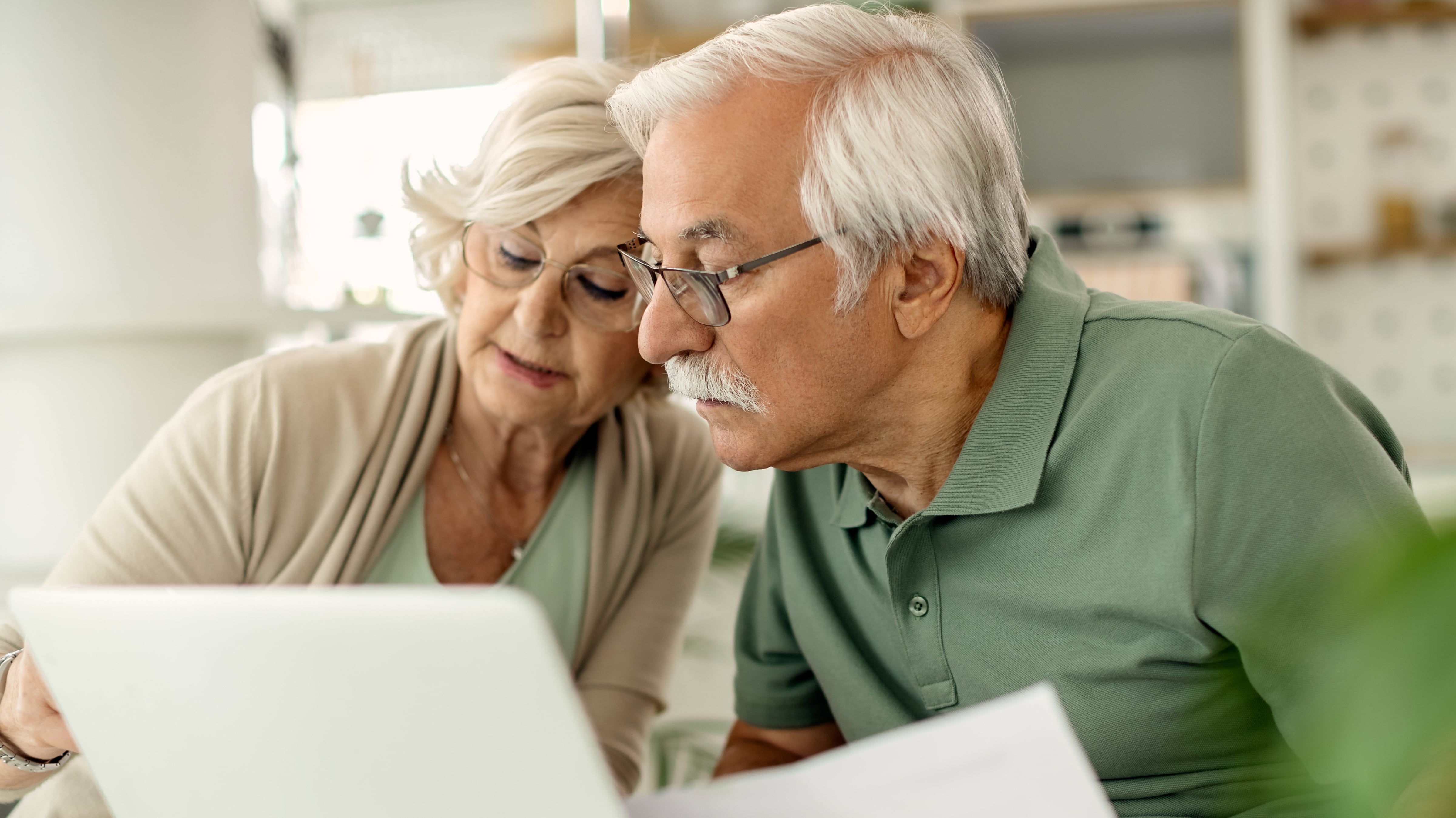 Durante décadas la jubilación fue pensada como un ingreso modesto pero estable para un tramo corto de la vida. En la actualidad, para millones de personas, jubilarse abre entre veinte y treinta años más de vida, un periodo extenso en el que la planificación económica, sanitaria y social se vuelve esencial (Freepik)