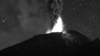 Volcán Popocatépetl: cerraron el aeropuerto