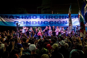 Julián Álvarez desplegó una bandera