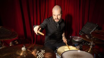 La obra del percusionista se