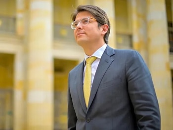 El exsenador del Centro Democrático fue abaleado en tres oportunidades durante un acto público en Bogotá - crédito Prensa Senado
