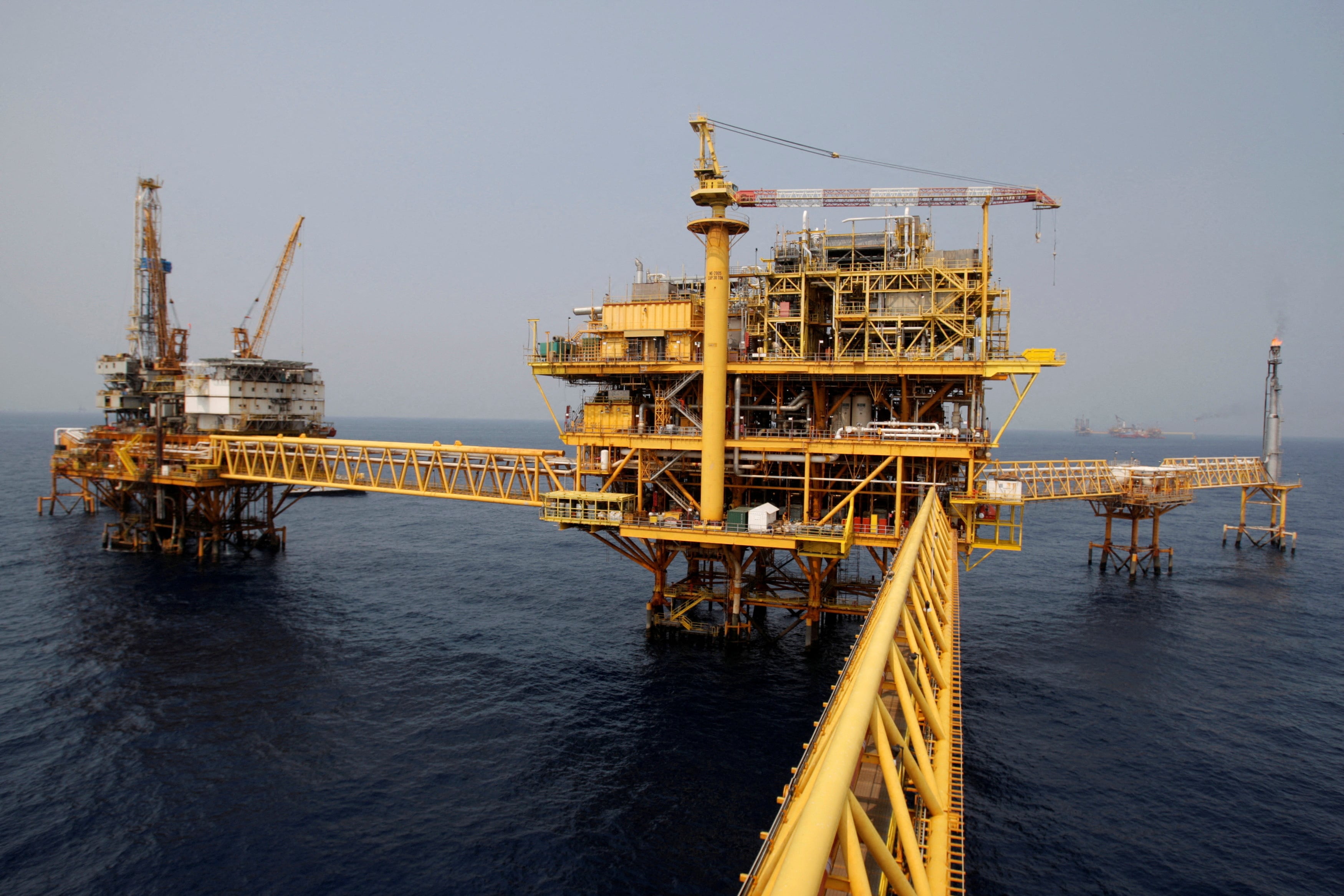 FILE PHOTO: Mexico's state-run oil monopoly Pemex's platform