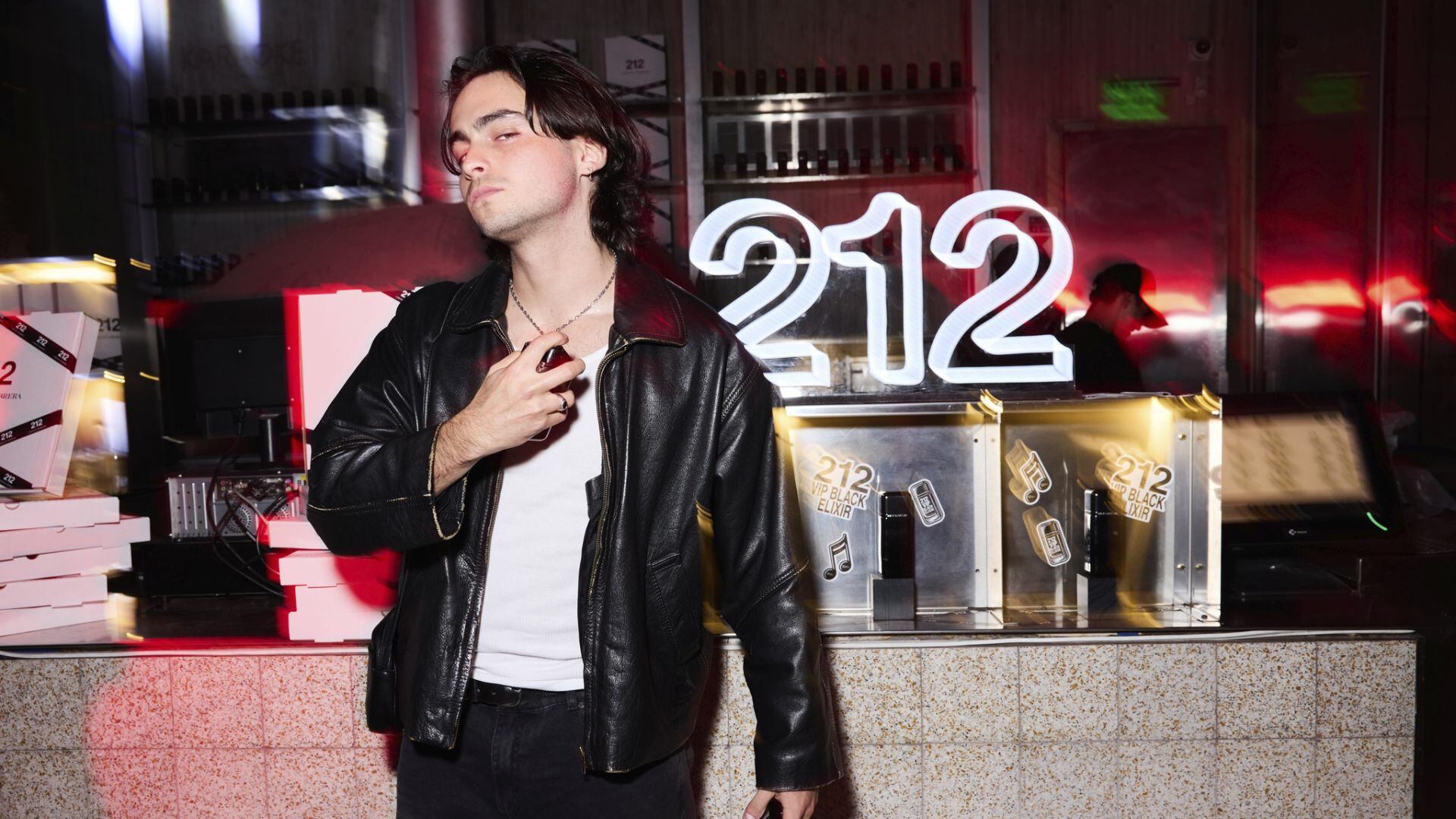 Fran Rizzaro con el nuevo 212 VIP Black Elixir (Carolina Herrera)