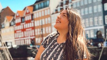 Emigró a Dinamarca, trabaja como