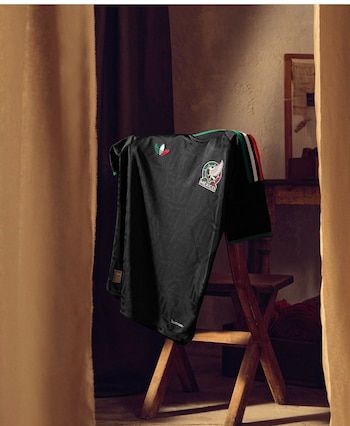 Este es el diseño del jersey en negro. (Mi Selección Mx)