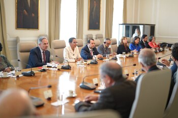 Delegados de la Cidh se reunieron con el Gobierno nacional, el viernes 19 de abril - crédito Presidencia / X