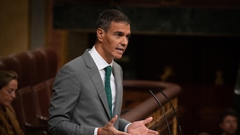 Sánchez anuncia que sacará de las calles de Ceuta a otros 1.500 migrantes, pero avisa que no puede echarlos "como sacos"