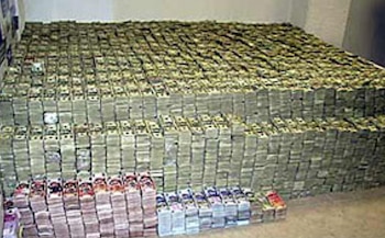 Dinero decomisado en la mansión de Zhenli Ye Gon. Crédito: Departamento de Justicia de EEUU
