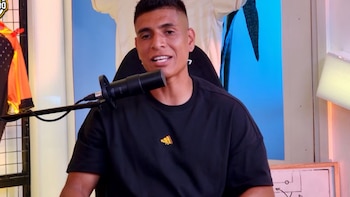 El futbolista Paolo Hurtado en el pódcast Te pongo al centro, donde habló sobre su vida personal y su matrimonio. YouTube: 'Te pongo al centro'.