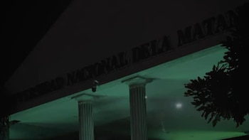 Con un apagón, las universidades