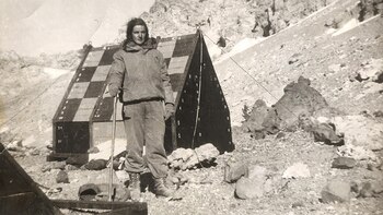 La mujer que fabricó su