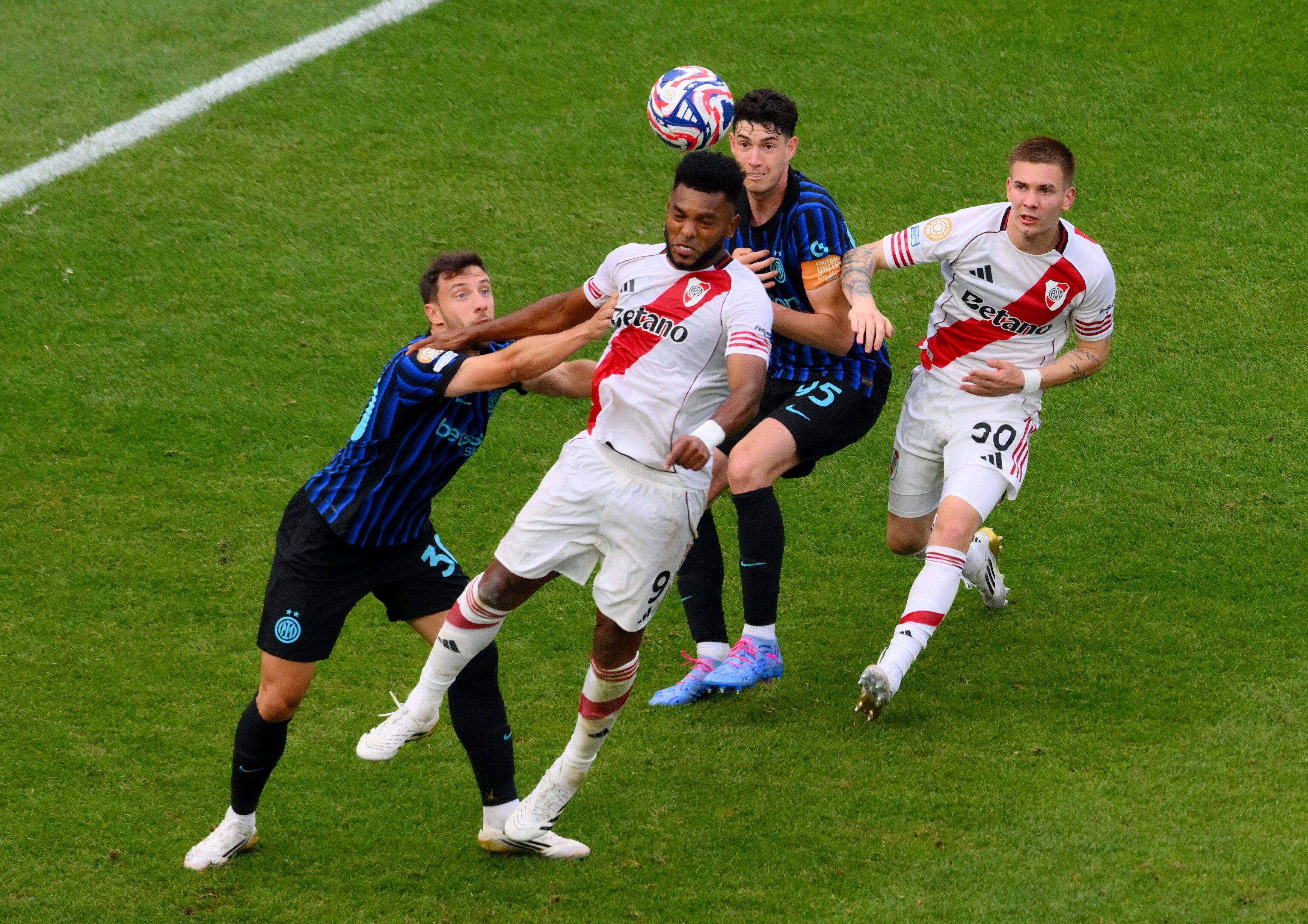 River Plate perdió contra el Inter de Milán 2-0, que terminó sellando su eliminación en el Mundial de Clubes - crédito Steven Bisig/Reuters