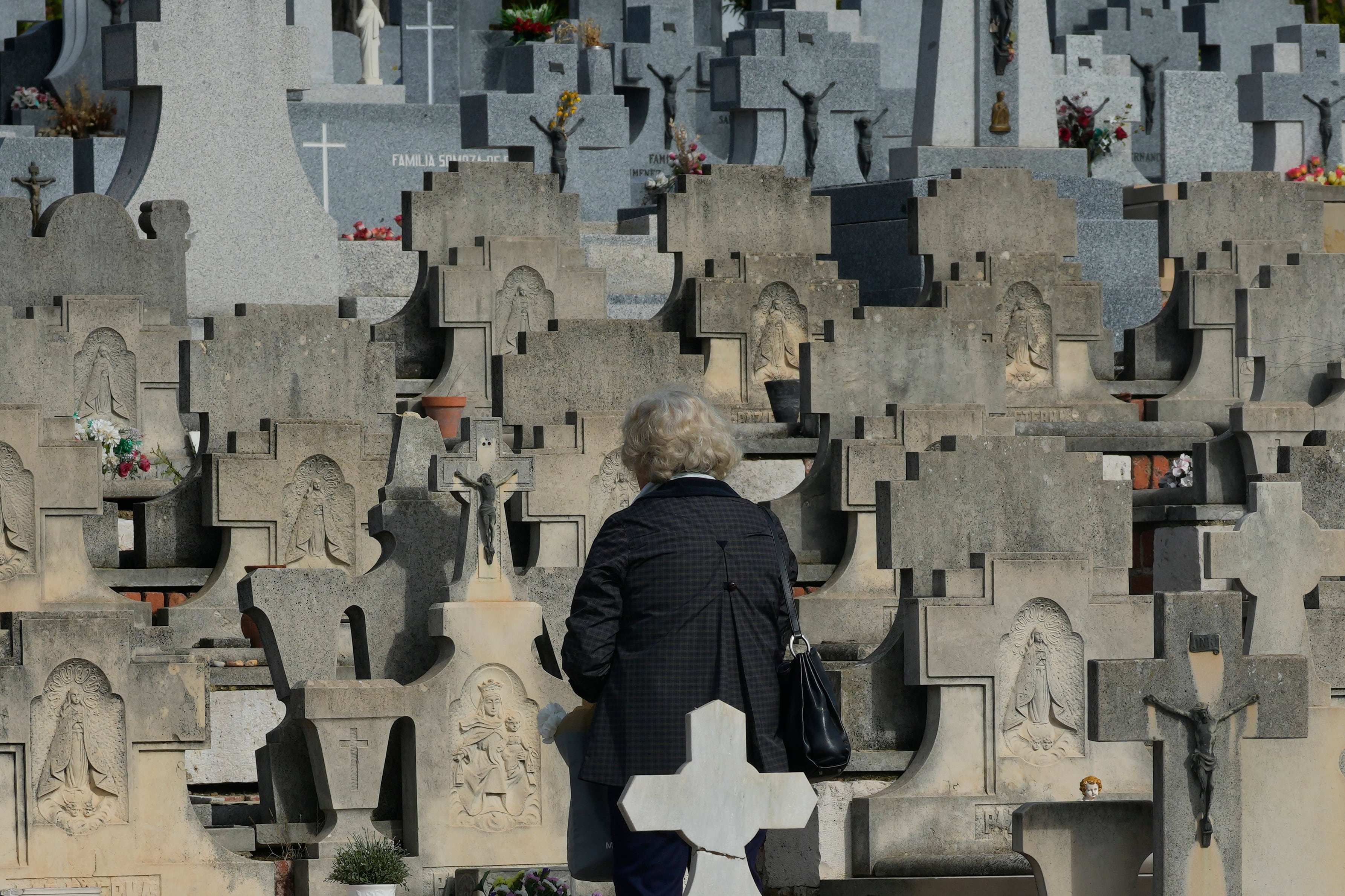 ¿Un cadáver se hereda? Un tribunal en Gran Canaria zanja un conflicto familiar: “Los restos mortales no pueden entenderse en ningún momento como parte de la herencia”