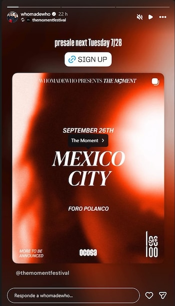 Captura de pantalla de una historia de Instagram. Botón 'SIGN UP', cartel del evento 'The Moment' en Ciudad de México para el 26 de septiembre en Foro Polanco