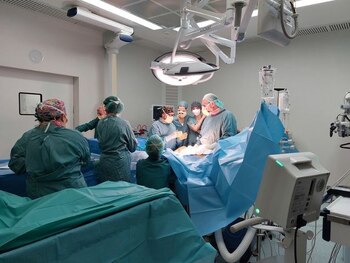 Imagen de una cirugía (Hospital de la Santa Creu i Sant Pau)