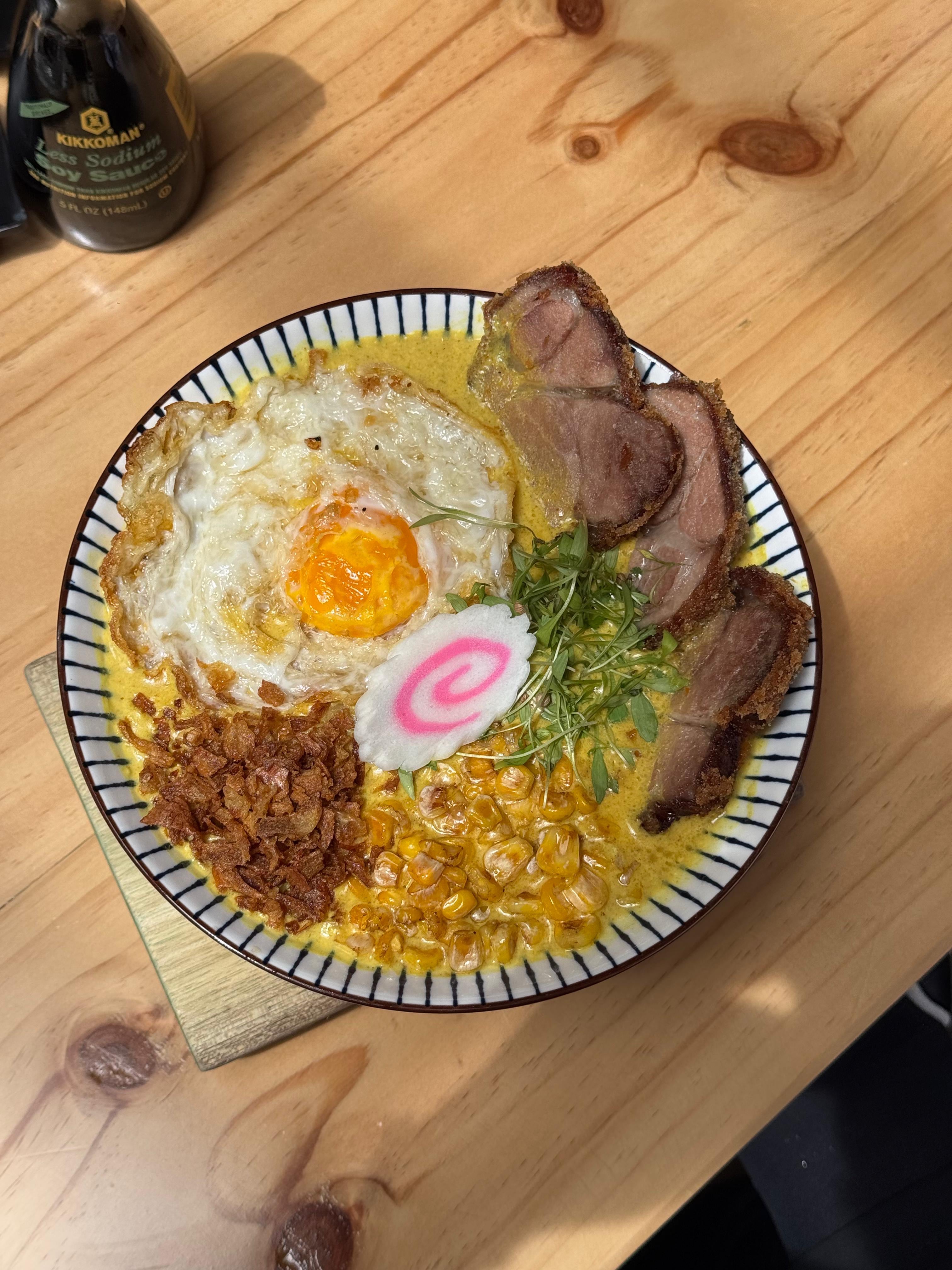 El ramen japonés ha pasado de ser una comida callejera a consolidarse como un símbolo de la cocina asiática a nivel global.