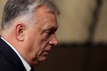 El primer ministro húngaro saliente, Viktor Orbán, el pasado 17 de diciembre de 2025 durante una cumbre de la UE en Bruselas. EFE/EPA/OLIVIER HOSLET